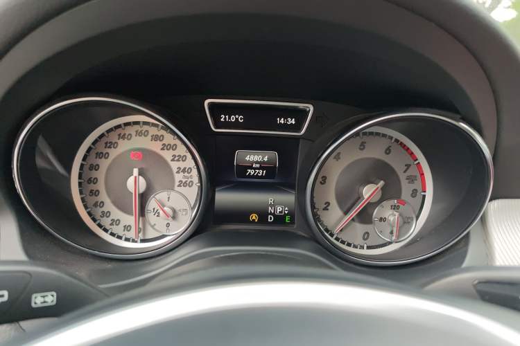 Used Mercedes-Benz GLA 2015 GLA 220 4MATIC Fashion Model Instrument Cluster