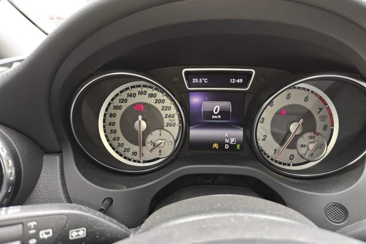 Used Mercedes-Benz GLA 2015 GLA 200 Fashion Model Instrument Cluster