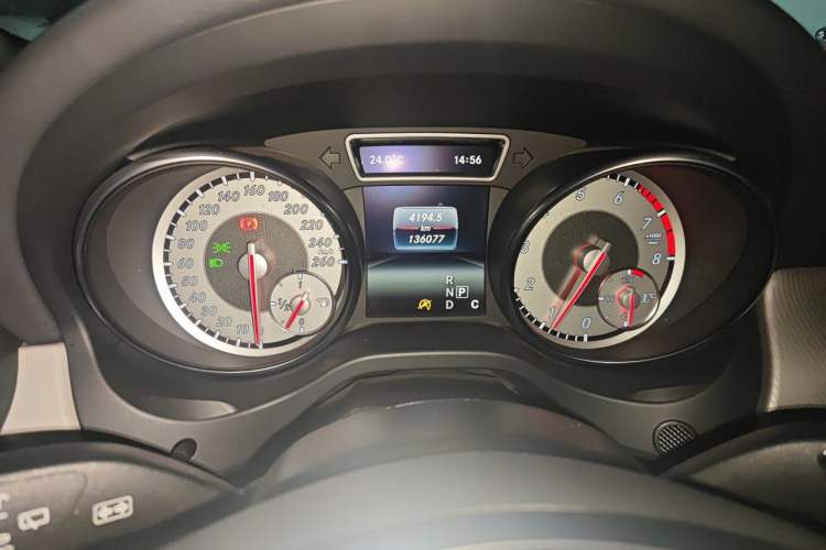 Used Mercedes-Benz GLA 2015 GLA 220 4MATIC Fashion Model Instrument Cluster