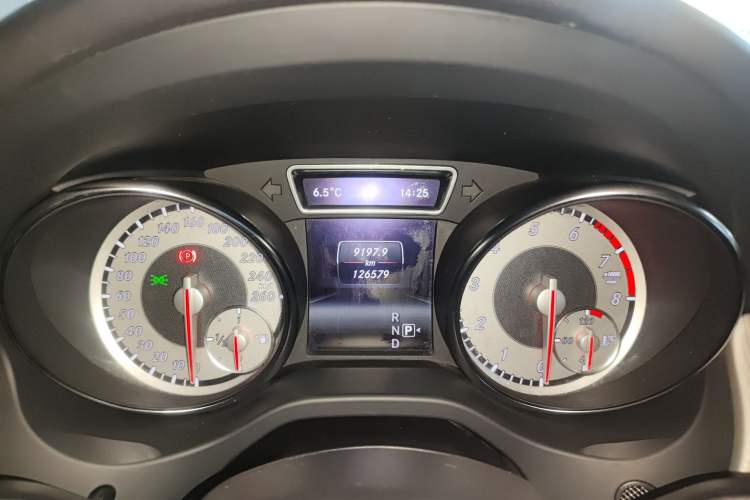 Used Mercedes-Benz GLA 2015 GLA 200 Instrument Cluster