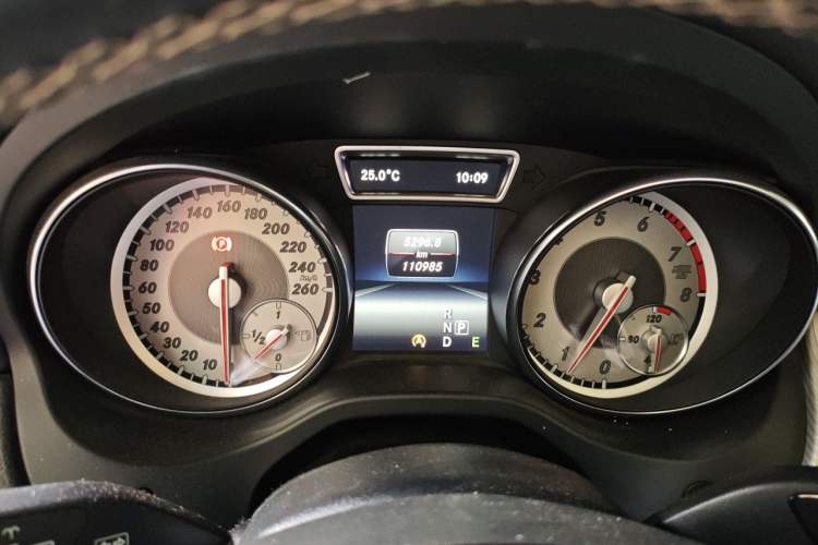 Used Mercedes-Benz GLA 2015 GLA 220 4MATIC Fashion Model Instrument Cluster