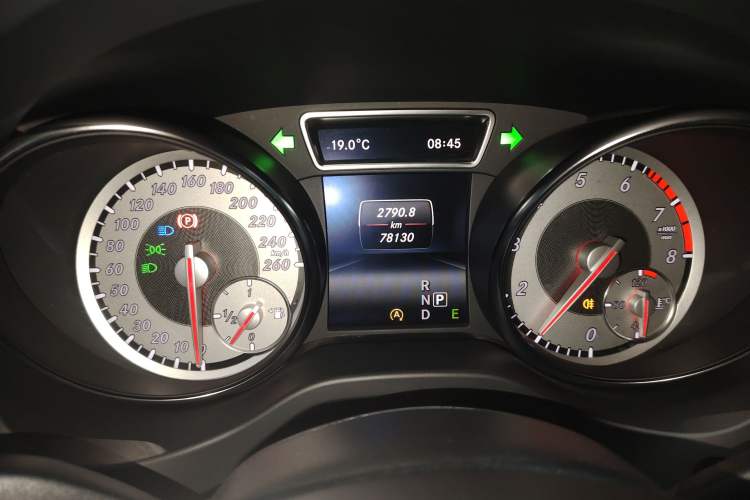 Used Mercedes-Benz GLA 2015 GLA 200 Fashion Model Instrument Cluster