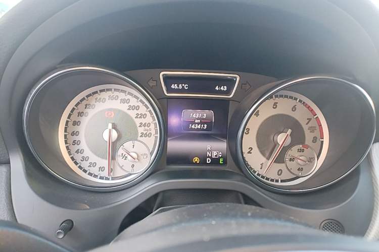 Used Mercedes-Benz GLA 2015 GLA 220 4MATIC Fashion Model Instrument Cluster