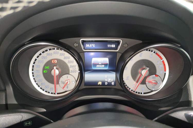 Used Mercedes-Benz GLA 2015 GLA 200 Instrument Cluster