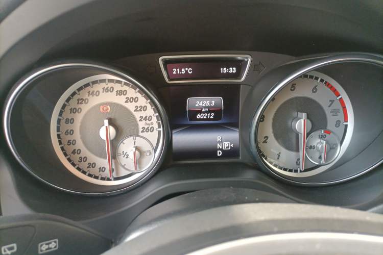 Used Mercedes-Benz GLA 2015 GLA 220 4MATIC Fashion Model Instrument Cluster