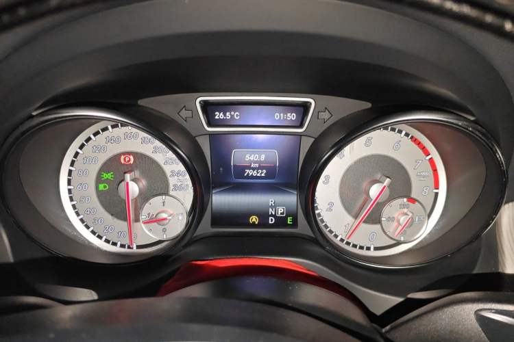 Used Mercedes-Benz GLA 2015 GLA 220 4MATIC Fashion Model Instrument Cluster