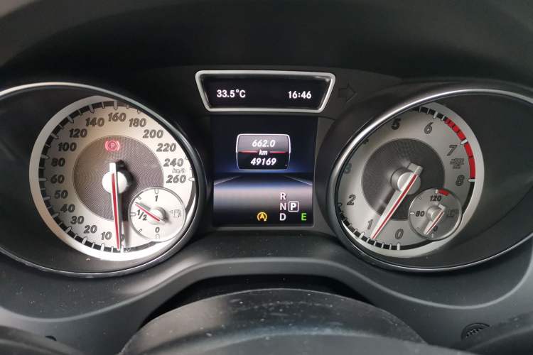 Used Mercedes-Benz GLA 2015 GLA 200 Fashion Model Instrument Cluster