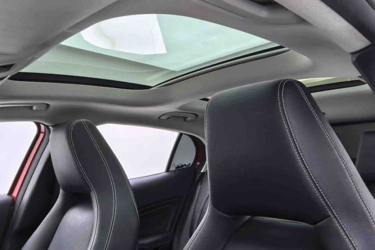 Used Mercedes-Benz GLA 2015 GLA 200 Sport Edition Interior 1