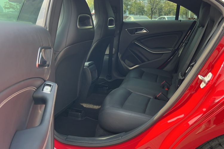 Used Mercedes-Benz GLA 2015 GLA 200 Interior 1
