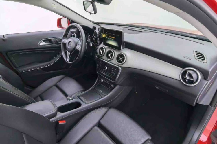 Used Mercedes-Benz GLA 2015 GLA 200 Sport Edition Interior 10