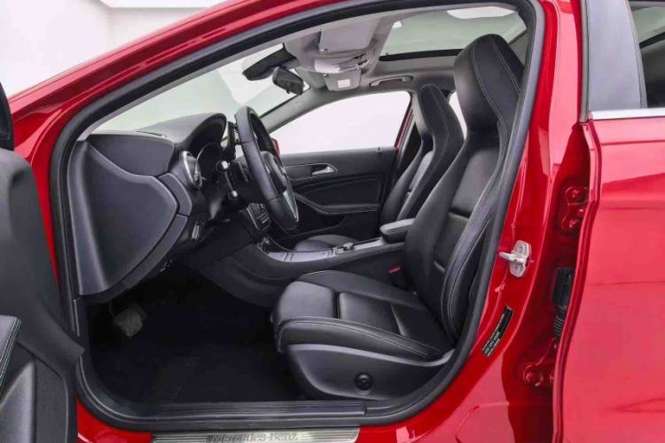 Used Mercedes-Benz GLA 2015 GLA 200 Sport Edition Interior 2