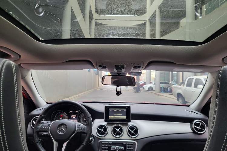 Used Mercedes-Benz GLA 2015 GLA 200 Fashion Model Interior 2