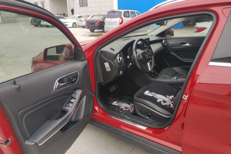 Used Mercedes-Benz GLA 2015 GLA 200 Interior 3