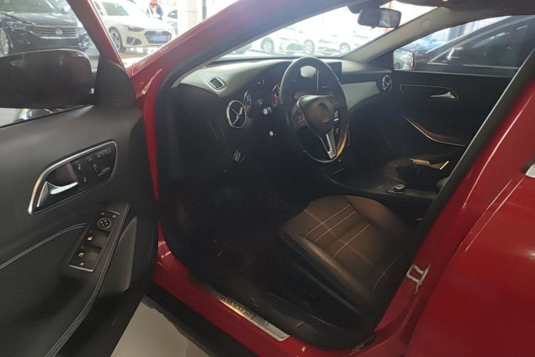 Used Mercedes-Benz GLA 2015 GLA 200 Interior 3