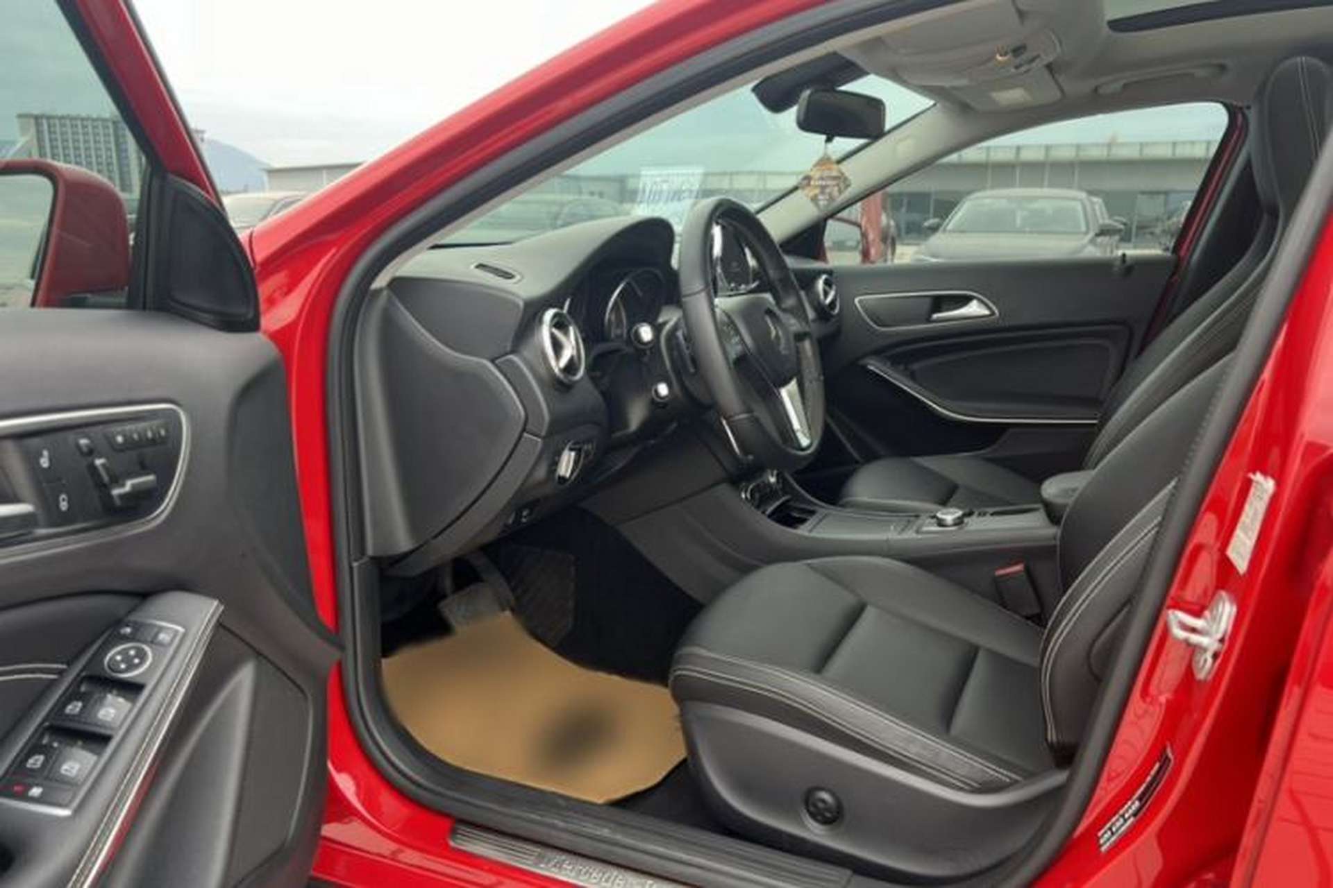 Used Mercedes-Benz GLA 2015 GLA 200 Sport Edition Interior 3