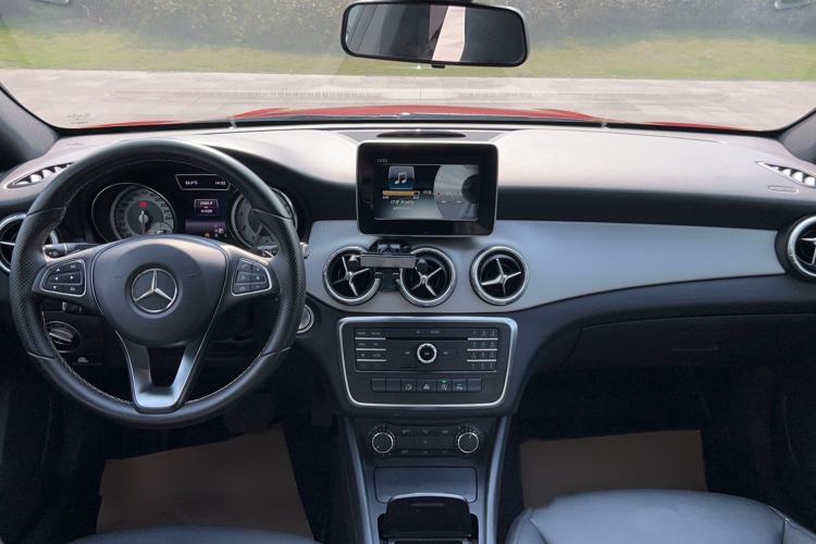 Used Mercedes-Benz GLA 2015 GLA 200 Interior 3