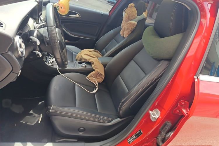 Used Mercedes-Benz GLA 2015 GLA 200 Sport Edition Interior 3