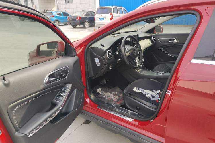 Used Mercedes-Benz GLA 2015 GLA 200 Interior 3