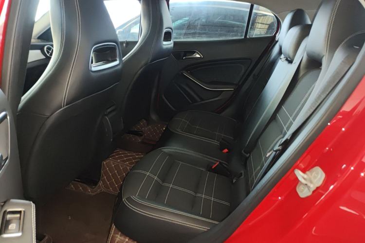 Used Mercedes-Benz GLA 2015 GLA 200 Interior 4