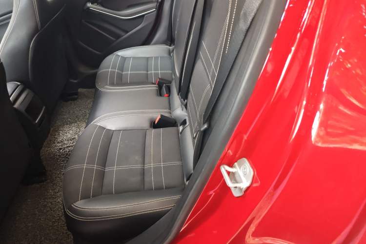 Used Mercedes-Benz GLA 2015 GLA 200 Interior 4