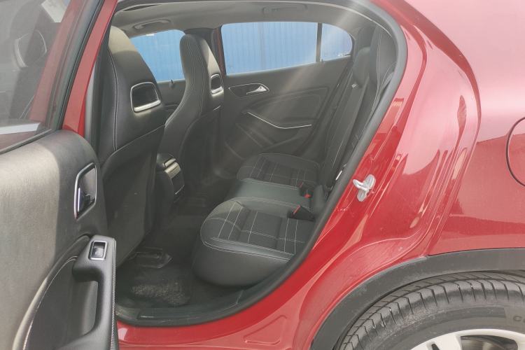Used Mercedes-Benz GLA 2015 GLA 200 Interior 4