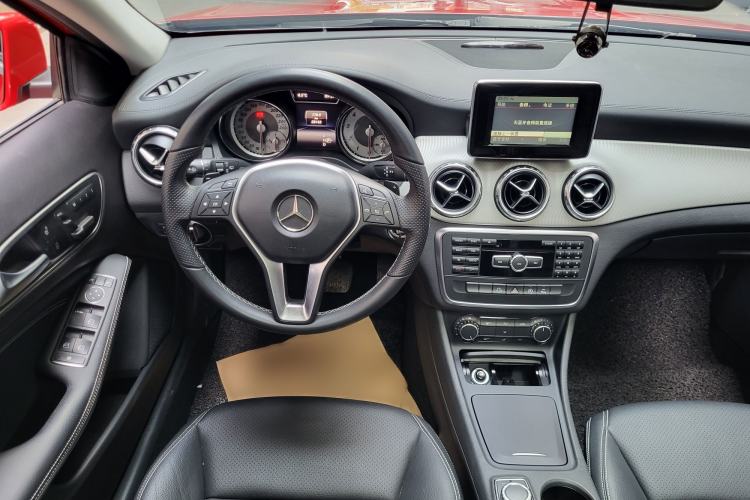 Used Mercedes-Benz GLA 2015 GLA 200 Fashion Model Interior 4