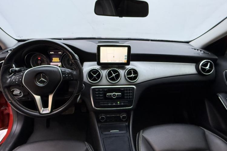 Used Mercedes-Benz GLA 2015 GLA 200 Sport Edition Interior 5