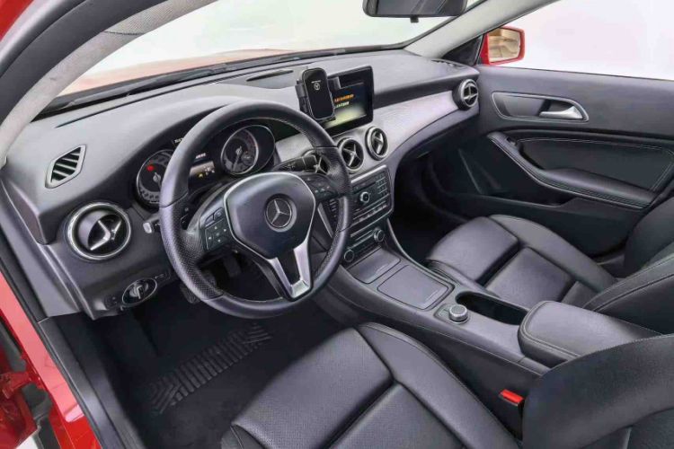 Used Mercedes-Benz GLA 2015 GLA 200 Sport Edition Interior 8