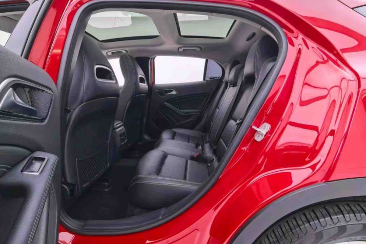 Used Mercedes-Benz GLA 2015 GLA 200 Sport Edition Interior 9