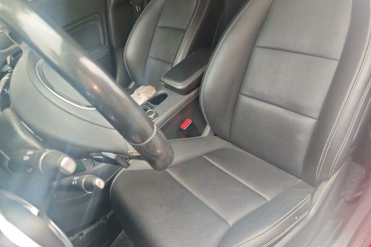 Used Mercedes-Benz GLA 2015 GLA 200 Sport Edition Left Front Seat