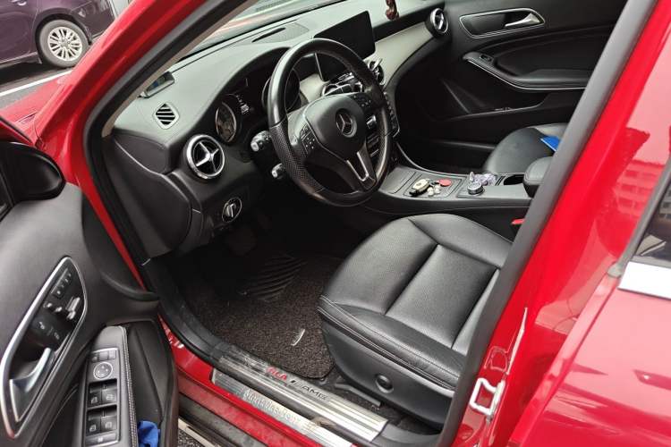 Used Mercedes-Benz GLA 2015 GLA 200 Fashion Model Left Front Seat