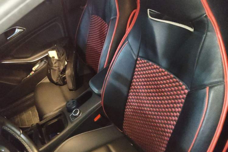Used Mercedes-Benz GLA 2015 GLA 200 Sport Edition Left Front Seat