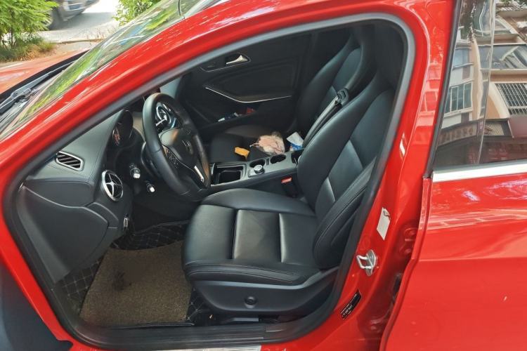 Used Mercedes-Benz GLA 2015 GLA 220 4MATIC Luxury Model Left Front Seat