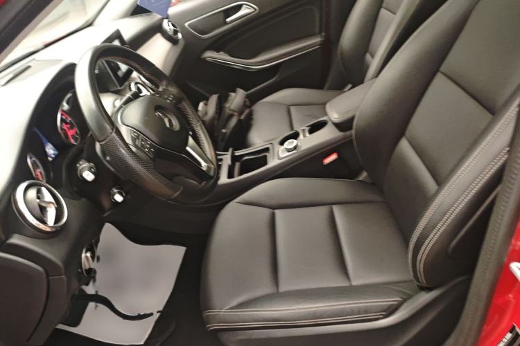 Used Mercedes-Benz GLA 2015 GLA 200 Sport Edition Left Front Seat