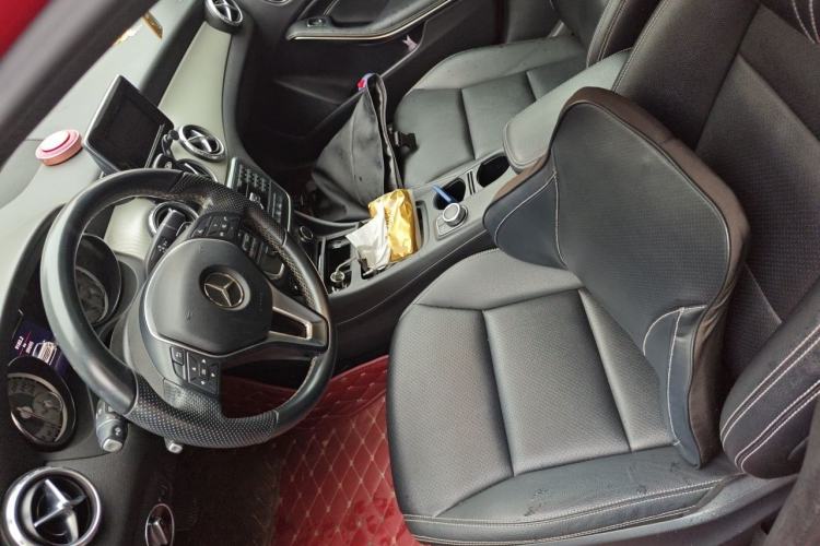 Used Mercedes-Benz GLA 2015 GLA 200 Sport Edition Left Front Seat