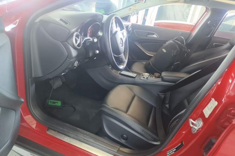 Used Mercedes-Benz GLA 2015 GLA 200 Sport Edition Left Front Seat