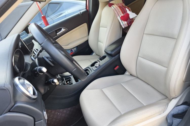 Used Mercedes-Benz GLA 2015 GLA 220 4MATIC Fashion Model Left Front Seat