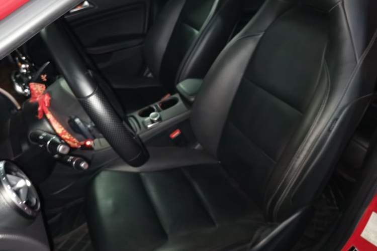 Used Mercedes-Benz GLA 2015 GLA 260 4MATIC Left Front Seat