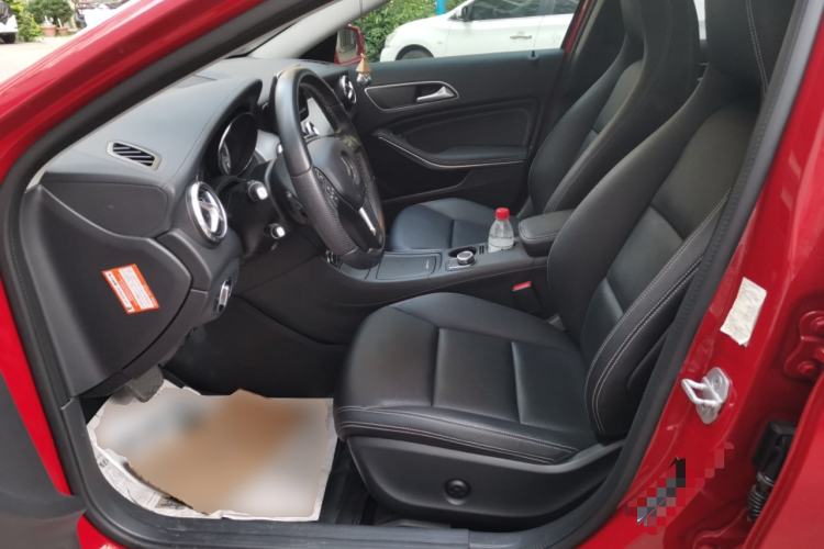 Used Mercedes-Benz GLA 2015 GLA 200 Fashion Model Left Front Seat