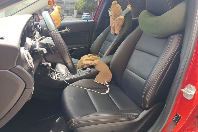 Used Mercedes-Benz GLA 2015 GLA 200 Sport Edition Left Front Seat