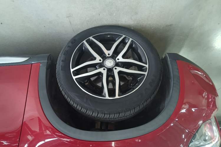 Used Mercedes-Benz GLA 2015 GLA 200 Sport Edition Left Front Wheel Hub