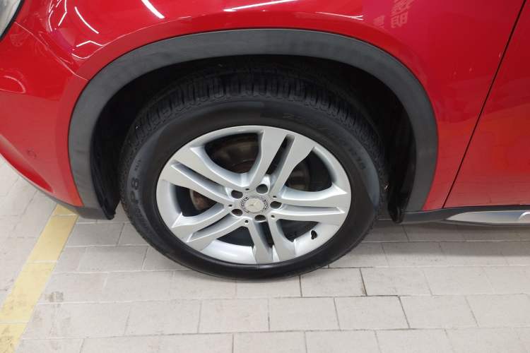 Used Mercedes-Benz GLA 2015 GLA 200 Sport Edition Left Front Wheel Hub