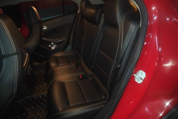 Used Mercedes-Benz GLA 2015 GLA 200 Sport Edition Left Rear Seat