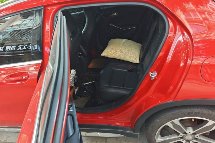Used Mercedes-Benz GLA 2015 GLA 220 4MATIC Luxury Model Left Rear Seat