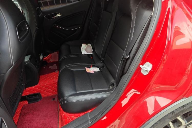 Used Mercedes-Benz GLA 2015 GLA 200 Fashion Model Left Rear Seat