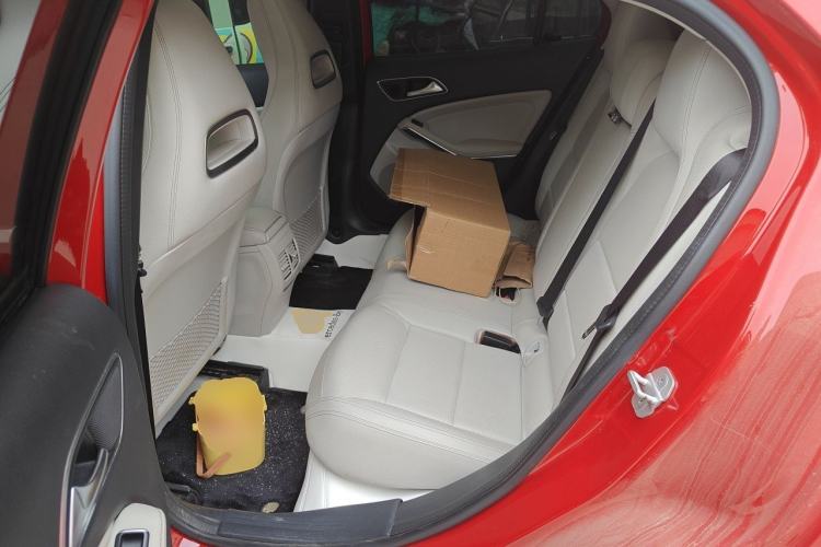 Used Mercedes-Benz GLA 2015 GLA 200 Fashion Model Left Rear Seat