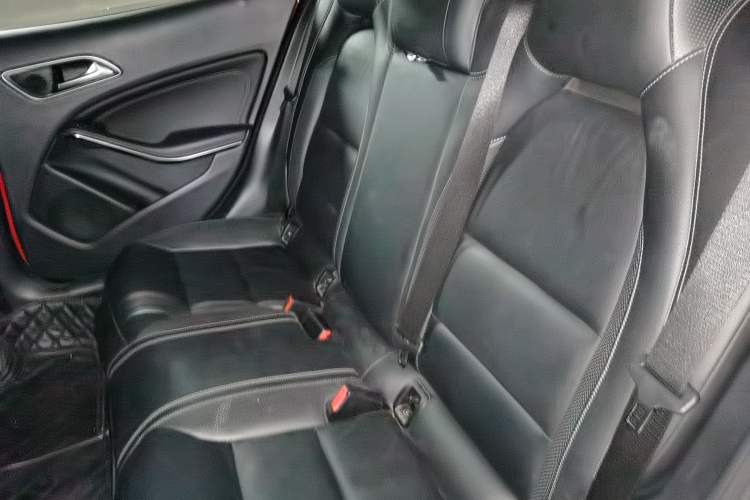 Used Mercedes-Benz GLA 2015 GLA 260 4MATIC Left Rear Seat