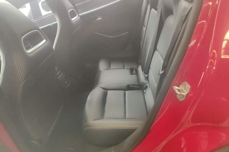 Used Mercedes-Benz GLA 2015 GLA 200 Fashion Model Left Rear Seat