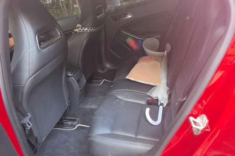 Used Mercedes-Benz GLA 2015 GLA 260 4MATIC Left Rear Seat