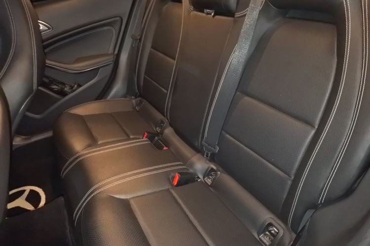 Used Mercedes-Benz GLA 2015 GLA 200 Fashion Model Left Rear Seat